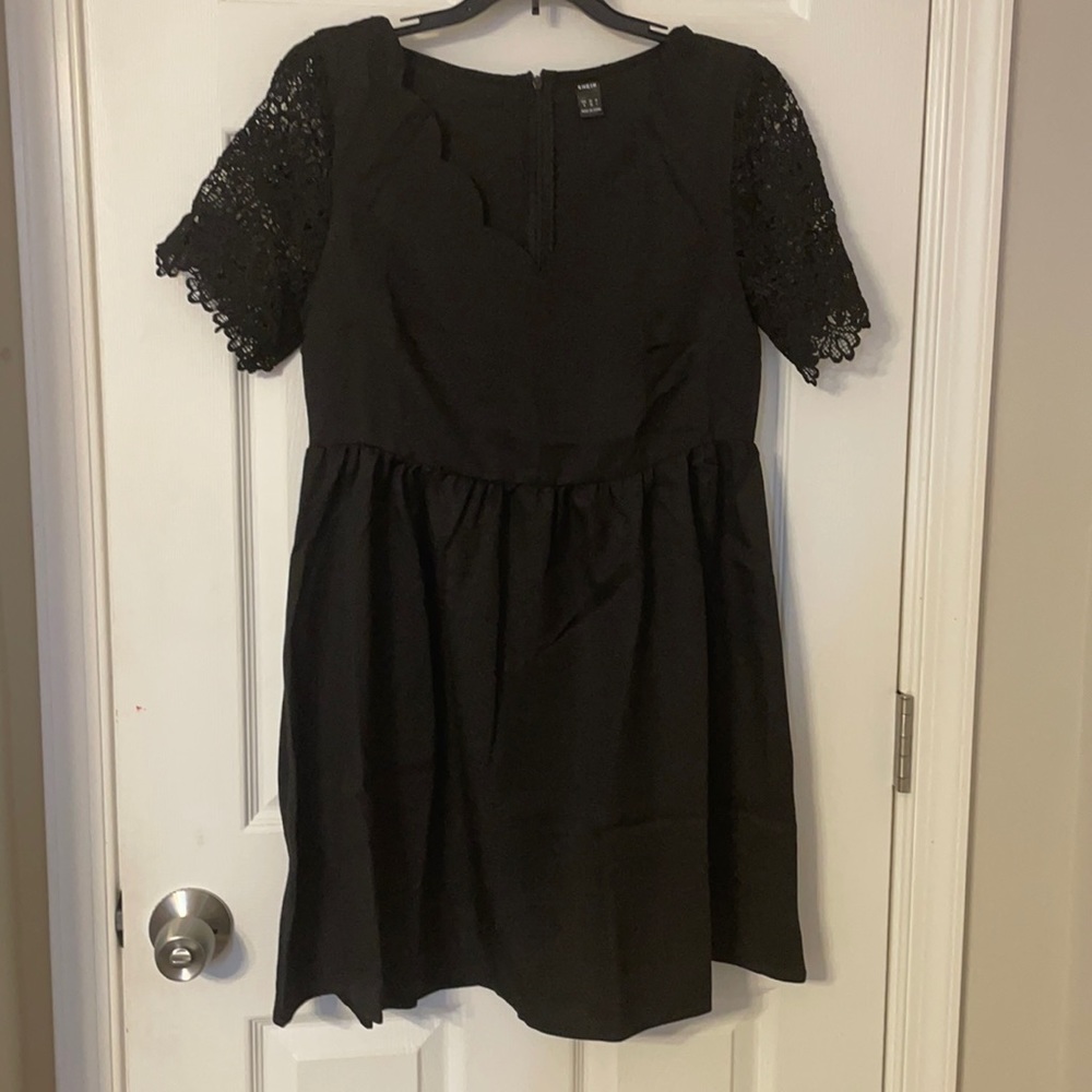 NEVER WORN, Black dress Medium